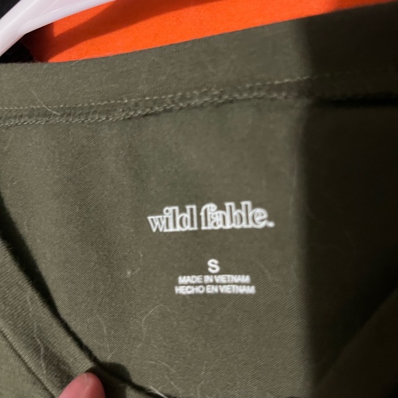 solid green crop top, size small - Picture 3 of 3